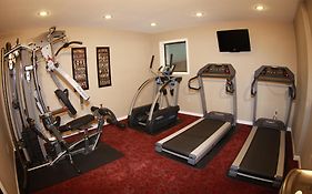 Budget Host Inn & Suites